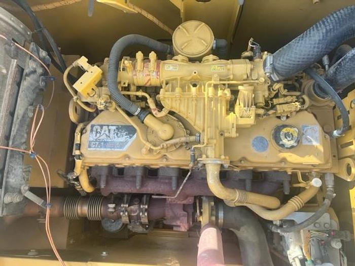 Used 2015 CAT 326FL/ with thumb