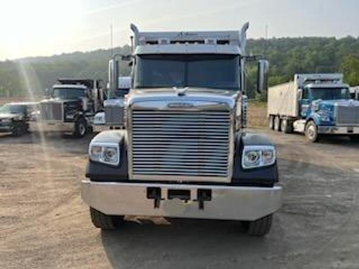 Used 2015  Freightliner Coronado