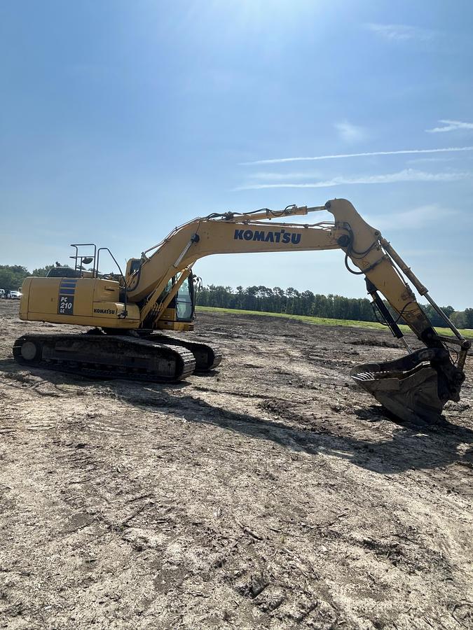 Used 2014 Komatsu PC210LC-10