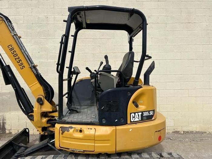 Used 2017 CATERPILLAR 305.5E2