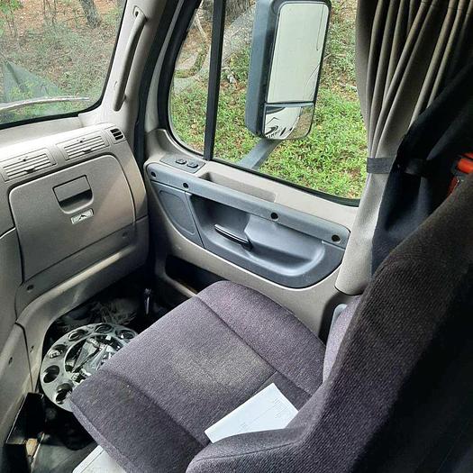 Used 2014 Freightliner Cascadia 125