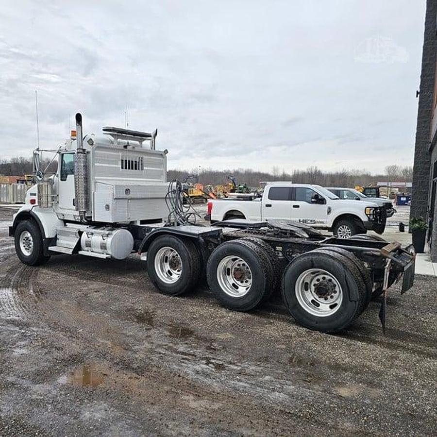 Used 2007 Kenworth T800 DAY CAB/ Drop Axle