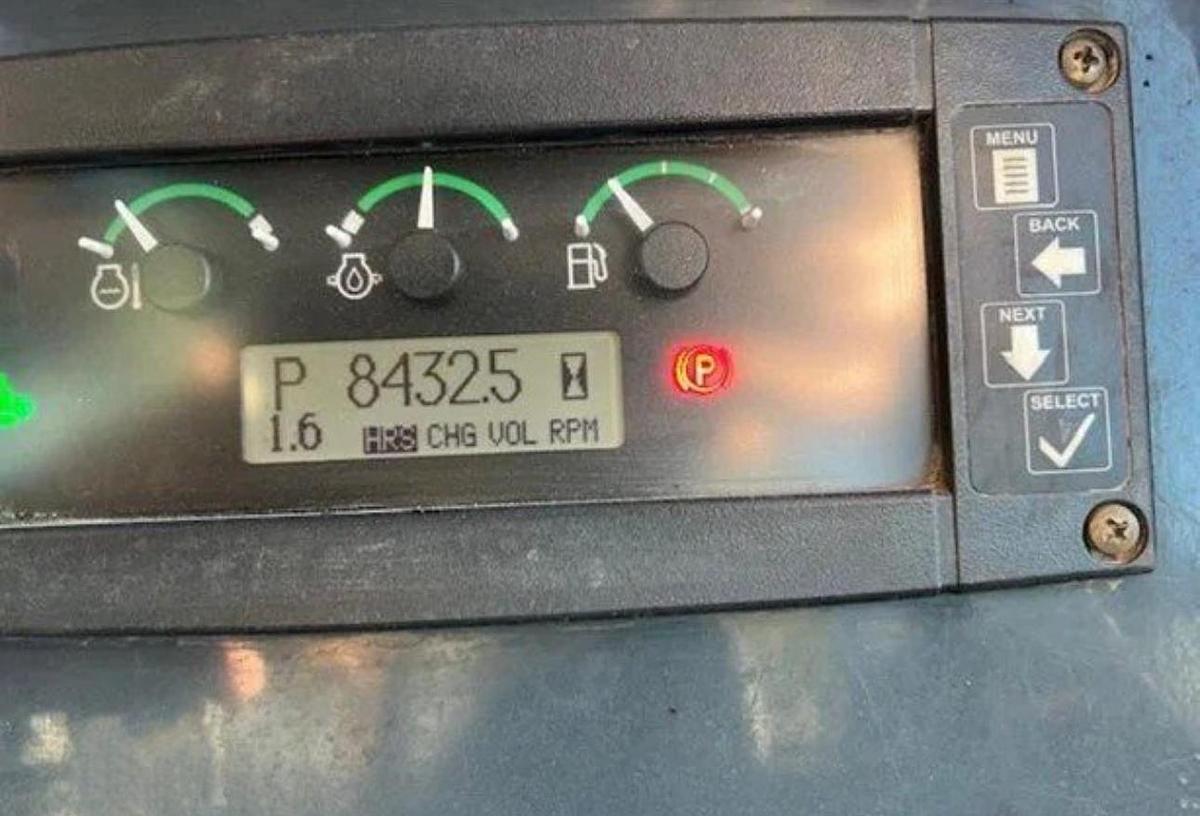 Used 2011 John Deere 700J LGP