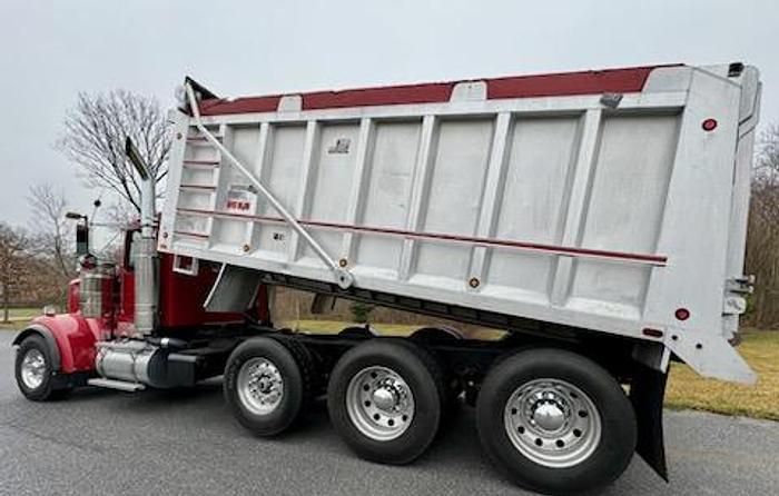 Used 2007 Peterbilt **0** Miles on Engine Rebuild W900L