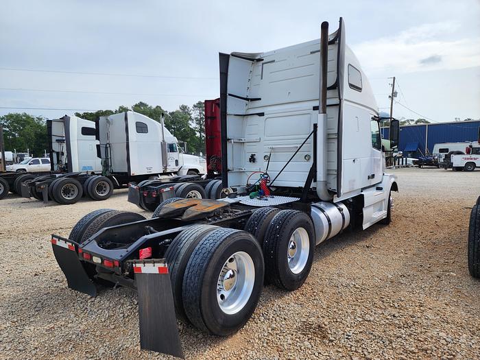 Used 2014 Volvo VLN64T670