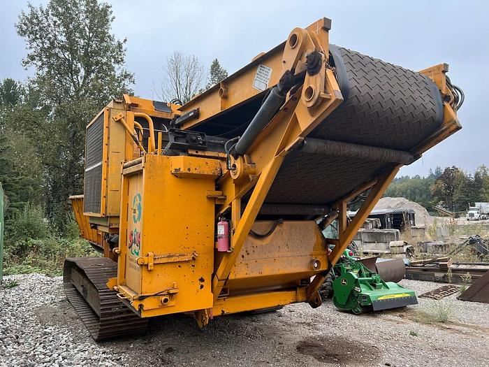 Used 2005 CBI 6800 on tracks