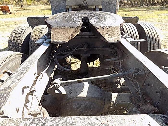 Used 2005 FREIGHTLINER CLASSIC, DETROIT 60 SERIES ENGINE