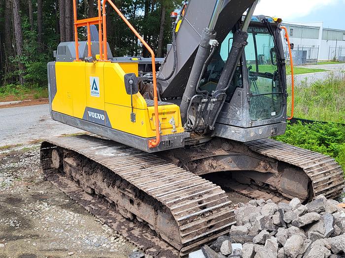 Used 2021 Volvo EC220E