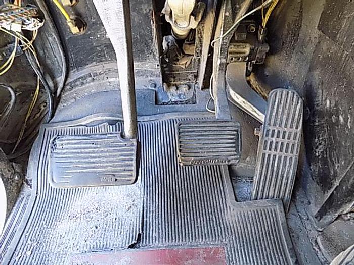 Used 2005 FREIGHTLINER CLASSIC, DETROIT 60 SERIES ENGINE