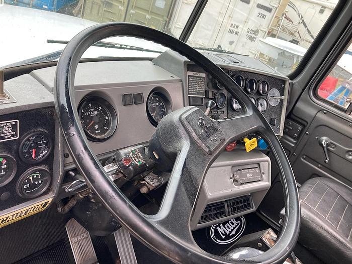 Used 1994 Mack RD688S