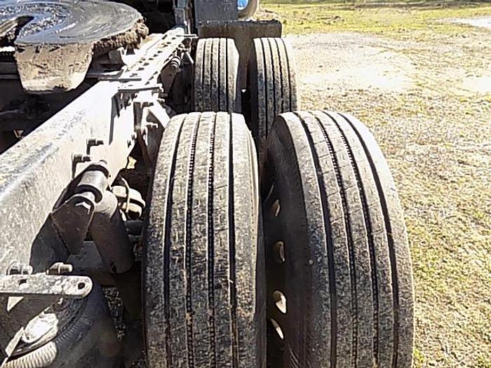 Used 2005 FREIGHTLINER CLASSIC, DETROIT 60 SERIES ENGINE