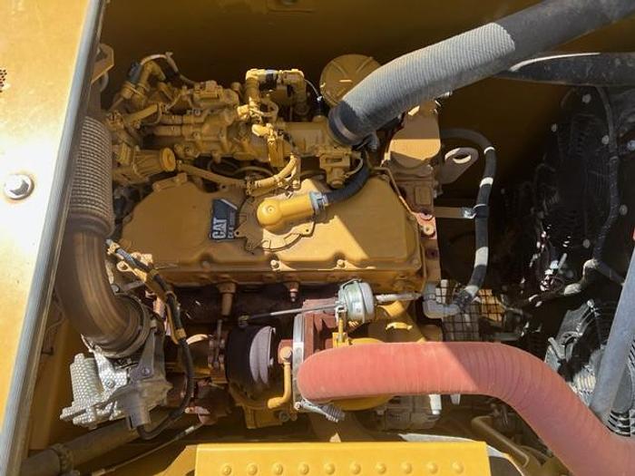 Used 2018 CATERPILLAR 320