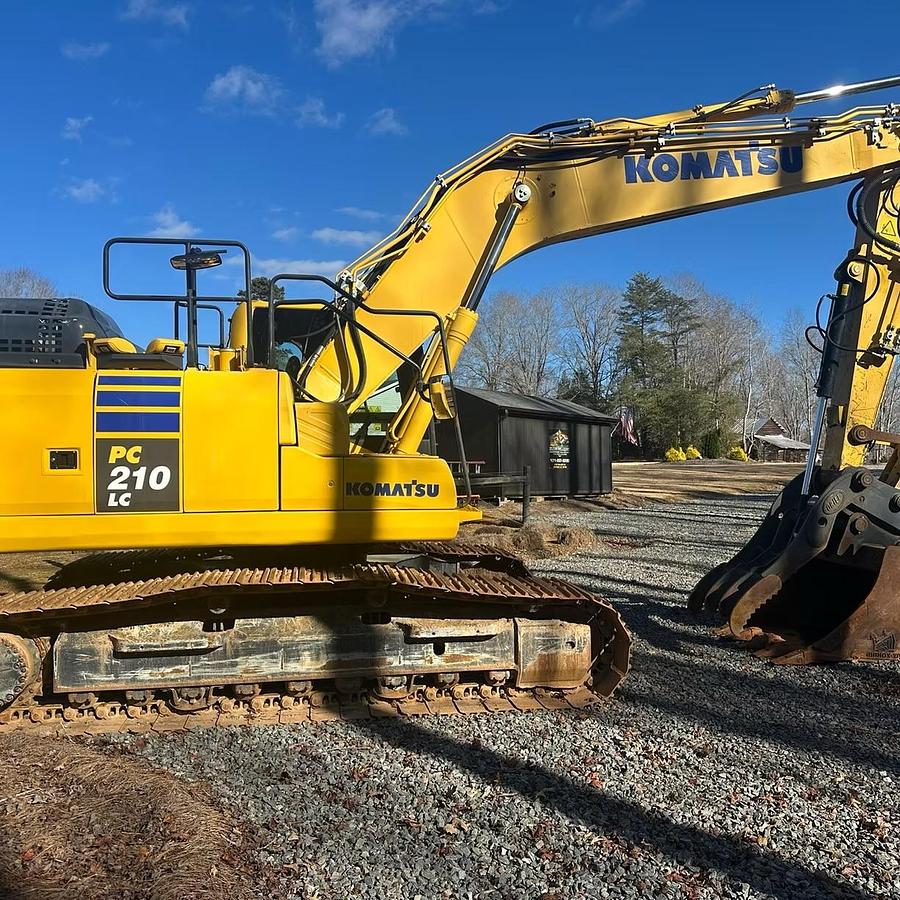 Used 2021 Komatsu PC210 LC-11