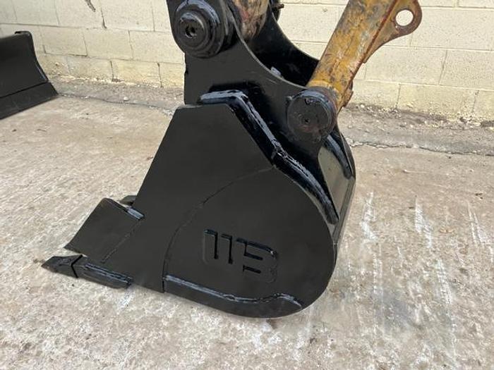 Used 2018 CATERPILLAR 305.5E2