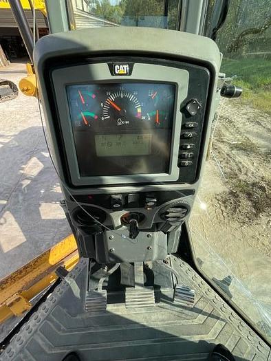 Used 2016 CATERPILLAR 12M