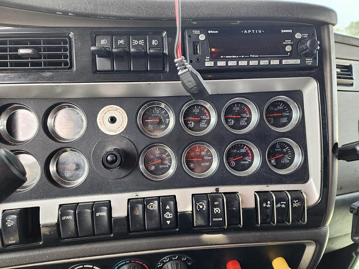 Used 2009 Peterbilt 386