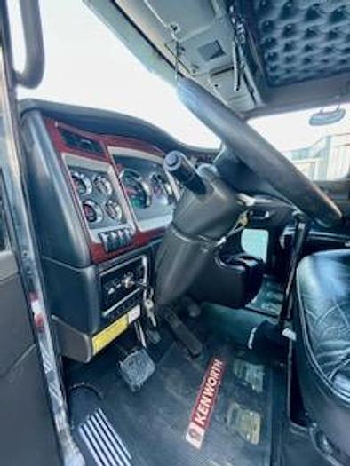 Used 2007 Peterbilt **0** Miles on Engine Rebuild W900L