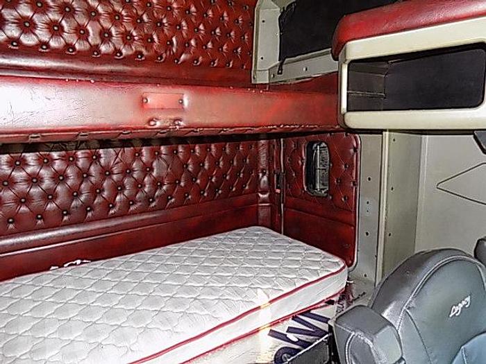 Used 2001 Kenworth T600 Sleeper, CAT C15