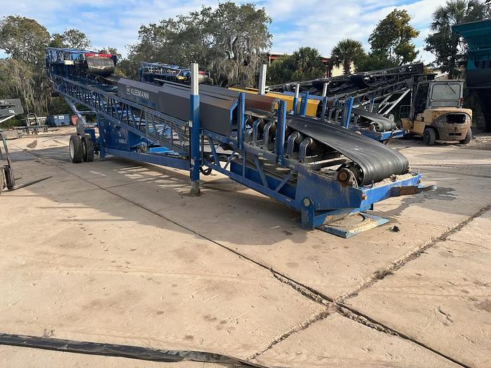 Used 2006 Kleenmann 80ft stackers