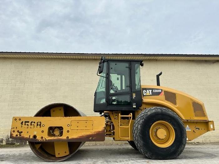 Used 2017 CATERPILLAR CS66B