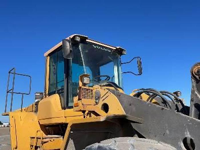Used 2008 Volvo L220F