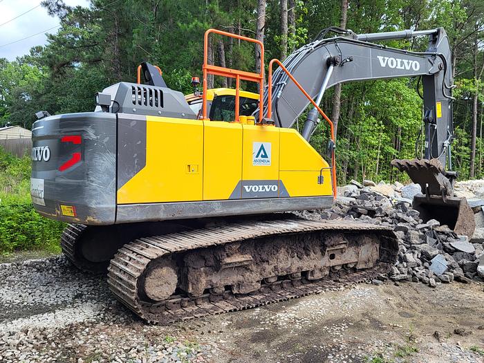 Used 2021 Volvo EC220E
