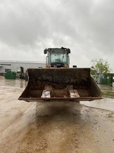 Used 2018 JCB 427ZX T4F / with high tip bucket 