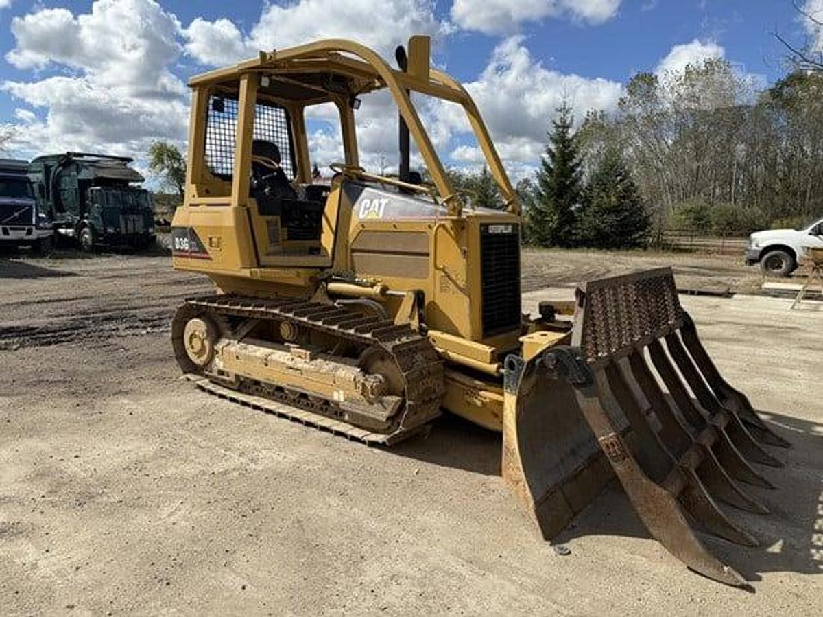 Used 2002 CAT D3G XL