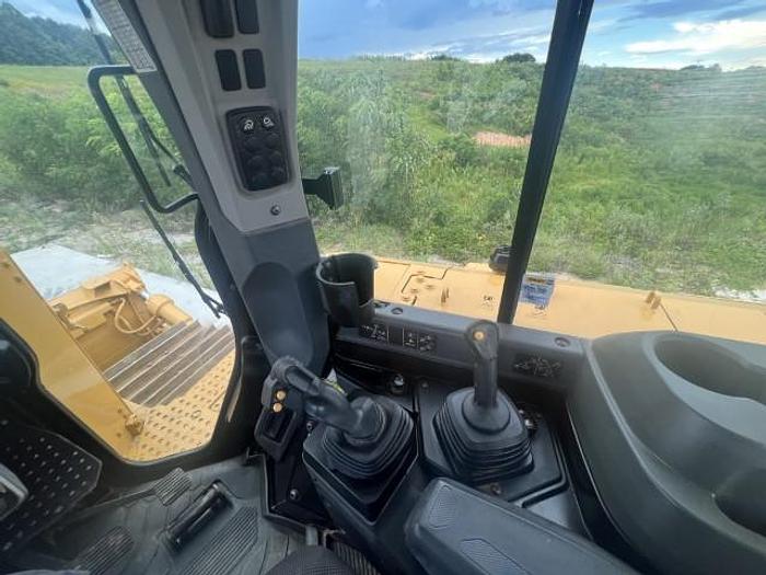 Used 2019 caterpillar D6 LGP