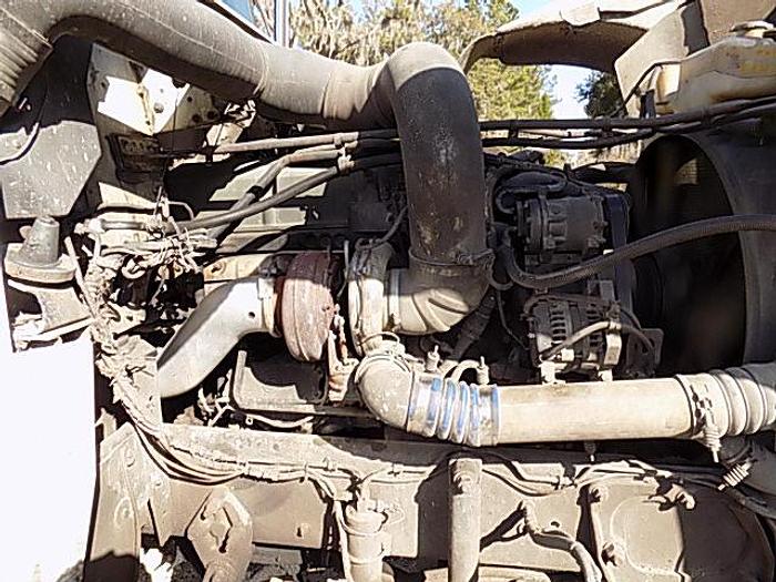 Used 2005 FREIGHTLINER CLASSIC, DETROIT 60 SERIES ENGINE