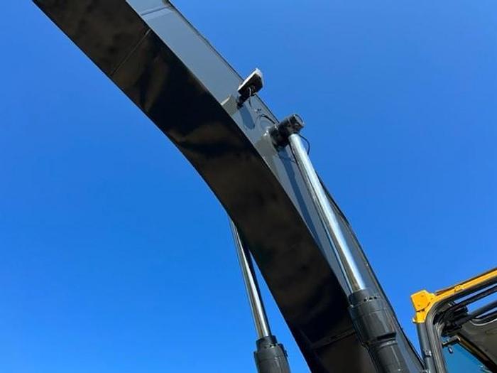 Used 2016 John Deere 250G