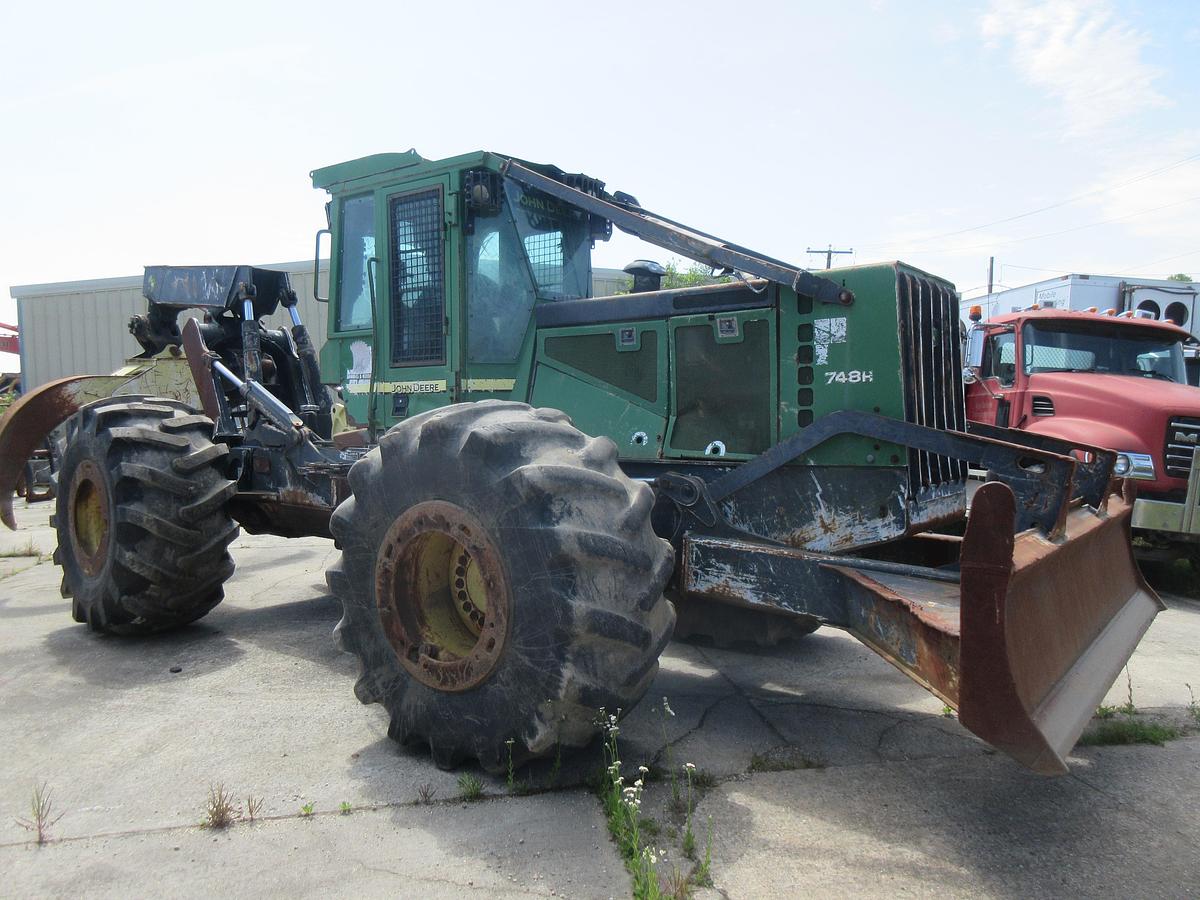 Used 2010 John Deere 748H