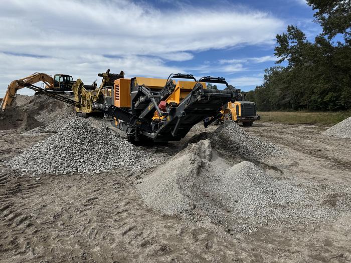 Refurbished 2021 Rockster Mobile Crusher