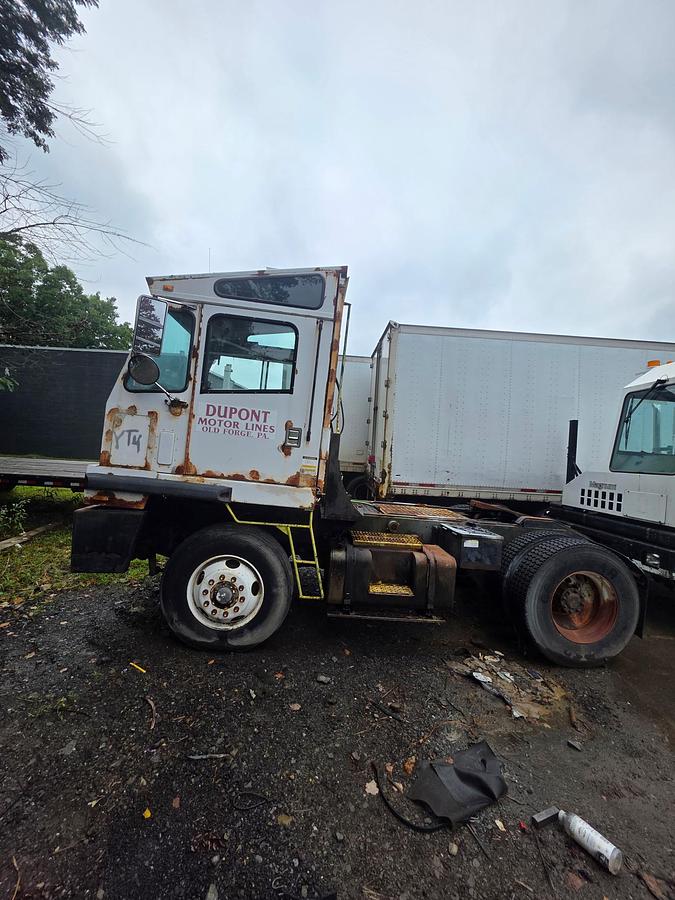 Used 2000 capacity trucks