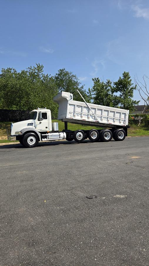 Used 2009 Mack GU713 *** Allison Automatic*** Granite