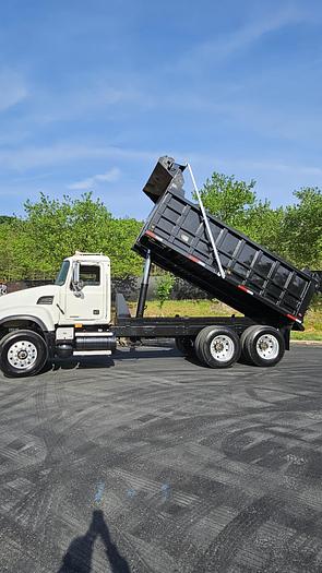 Used 2005 *** ALLISON AUTOMATIC *** Mack CV713 Granite