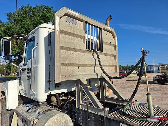 Used 2016 Mack CHU613