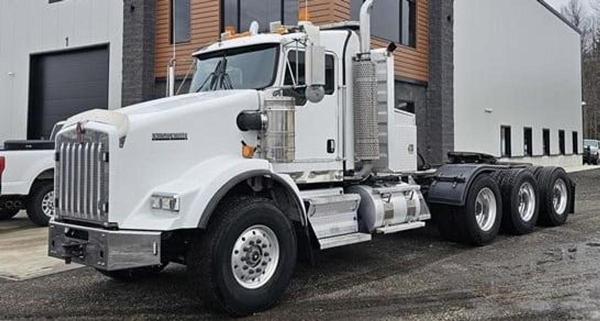 Used 2007 Kenworth T800 DAY CAB/ Drop Axle