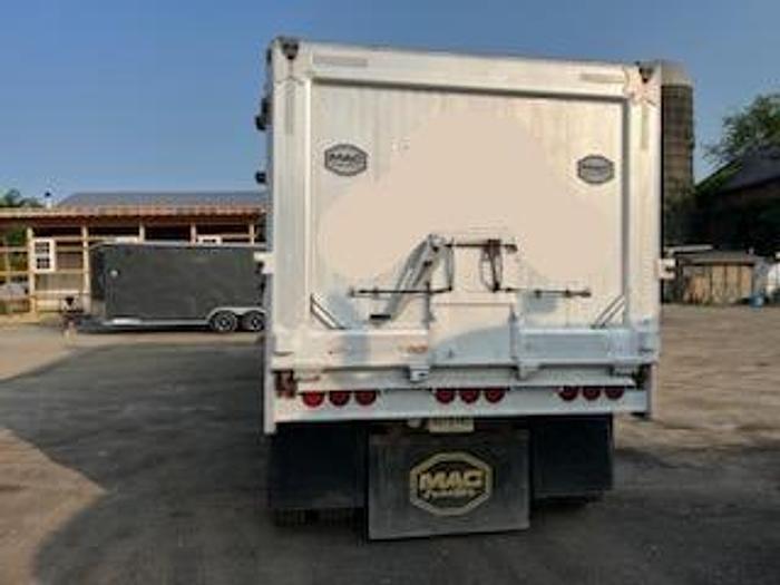 Used 2015  Freightliner Coronado