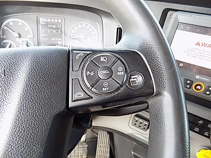 Used 2019 Freightliner Cascadia 126 **Automated Transmission**