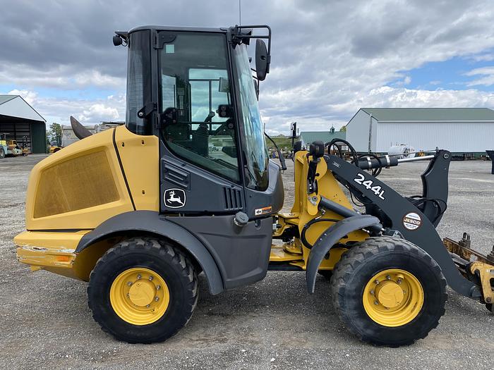 Used 2019 John Deere 244L