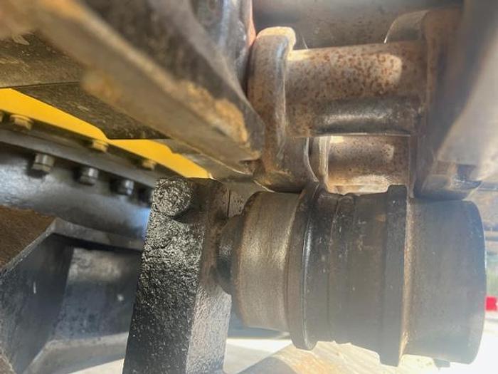 Used 2015 CAT 326FL/ with thumb