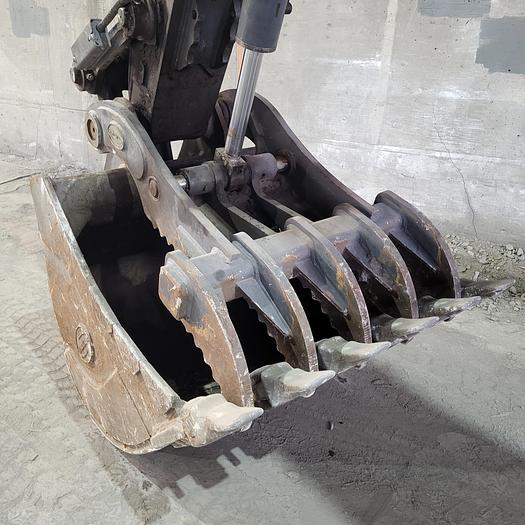 Used 2021 Volvo EC220E