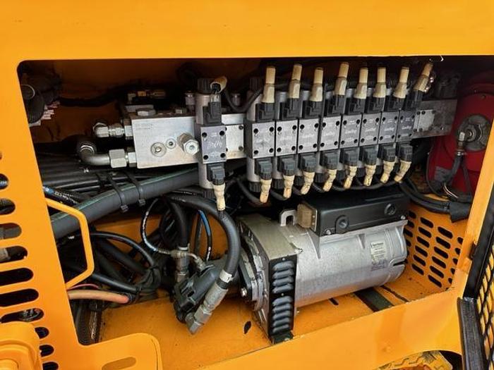 Used 2016 Leeboy 8616B