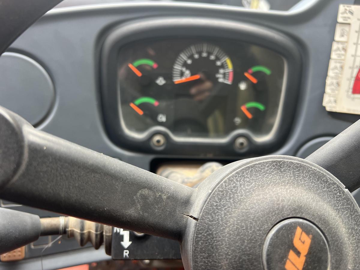 Used 2015 JLG Telehander 1255