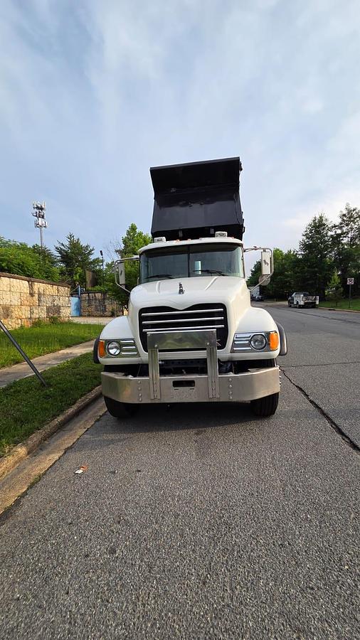 Used 2003 Mack *** ALLISON AUTOMATIC *** CV713 Granite