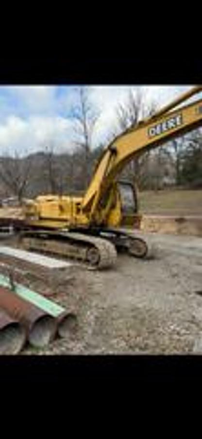 Used John Deere 200LC excavator