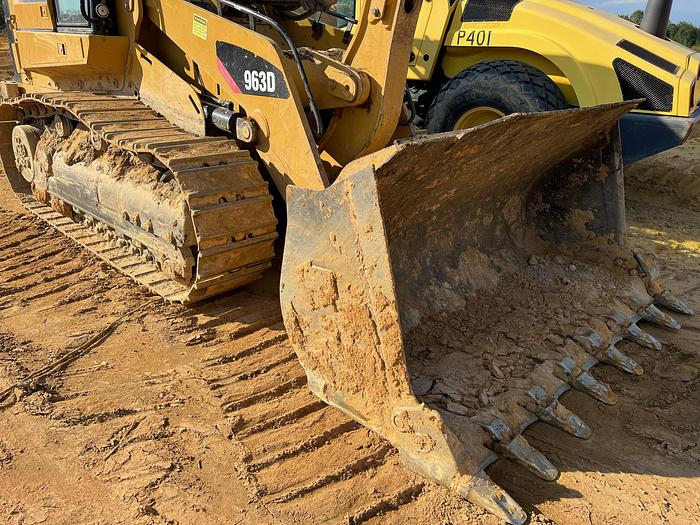 Used 2015 CATERPILLAR 963D