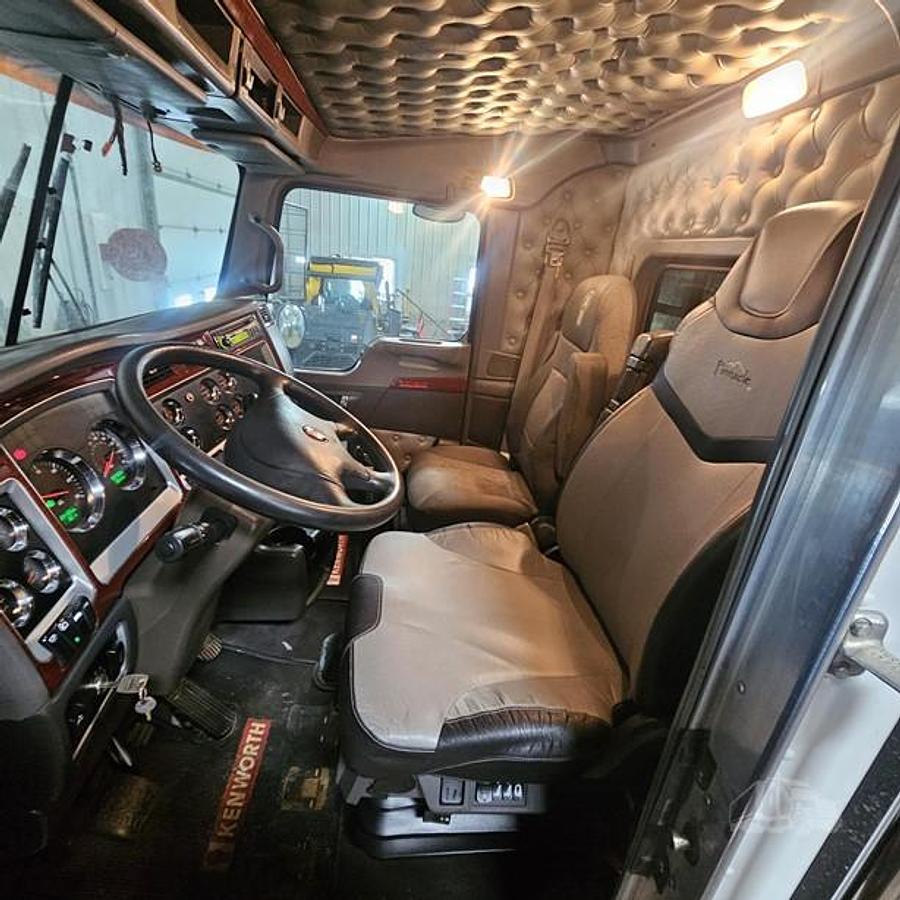 Used 2007 Kenworth T800 DAY CAB/ Drop Axle