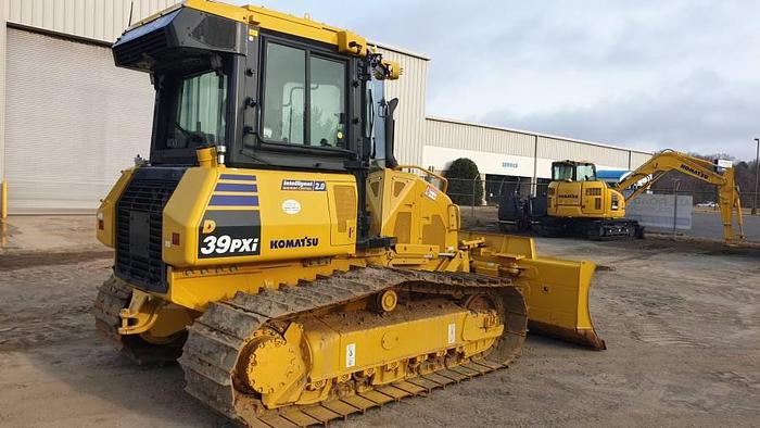 Used 2022 Komatsu D39PXi-24
